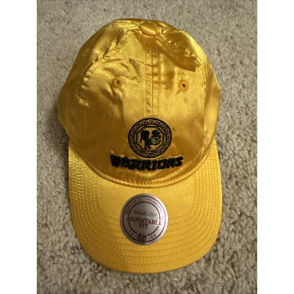 Mitchell & Ness NBA‎ Golden State Warriors Year of the Rooster Gold Satin Adjust